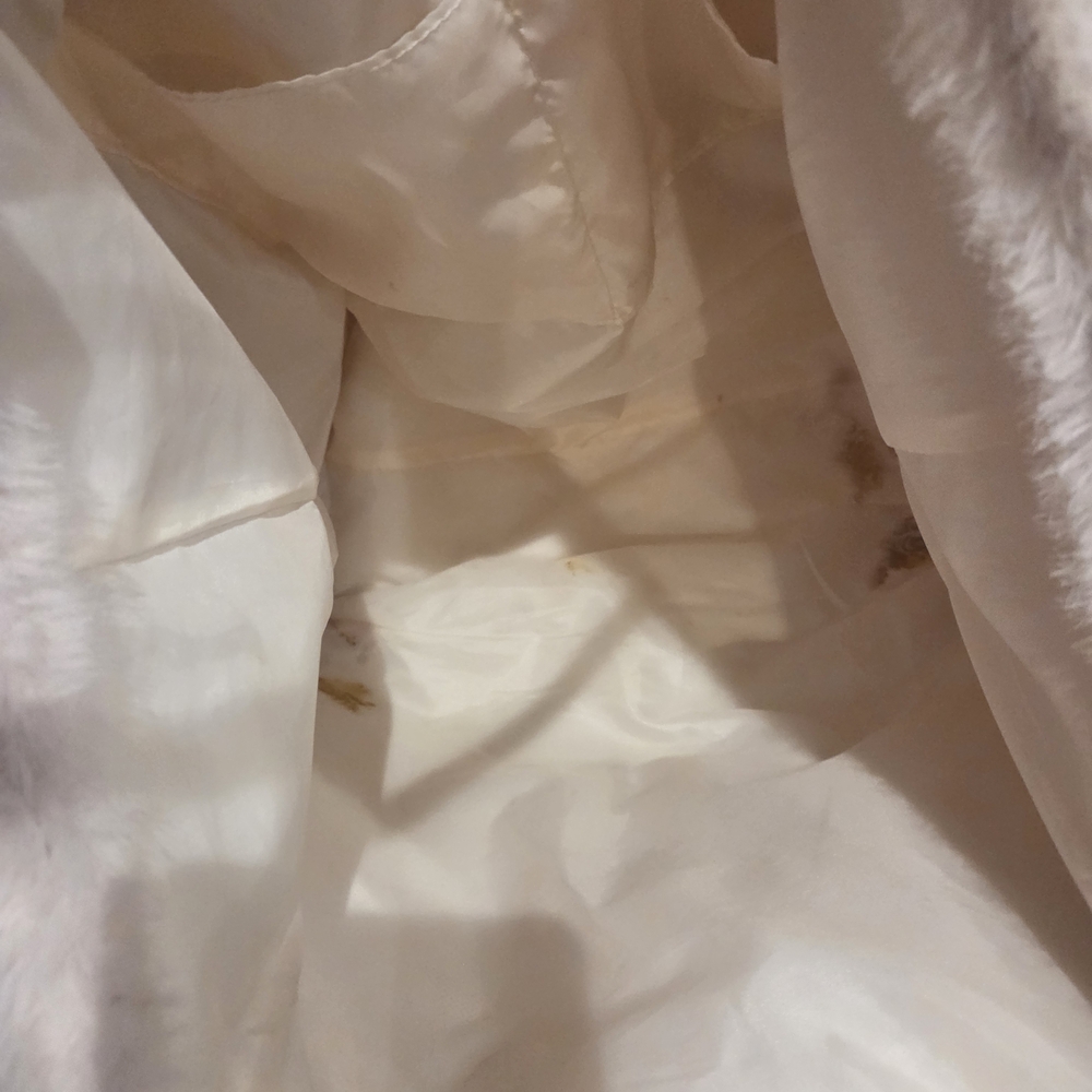 White Faux Fur VS Tote - Picture 7 of 8